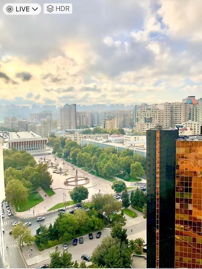 Большая и уютная квартира в центре Баку 0*,